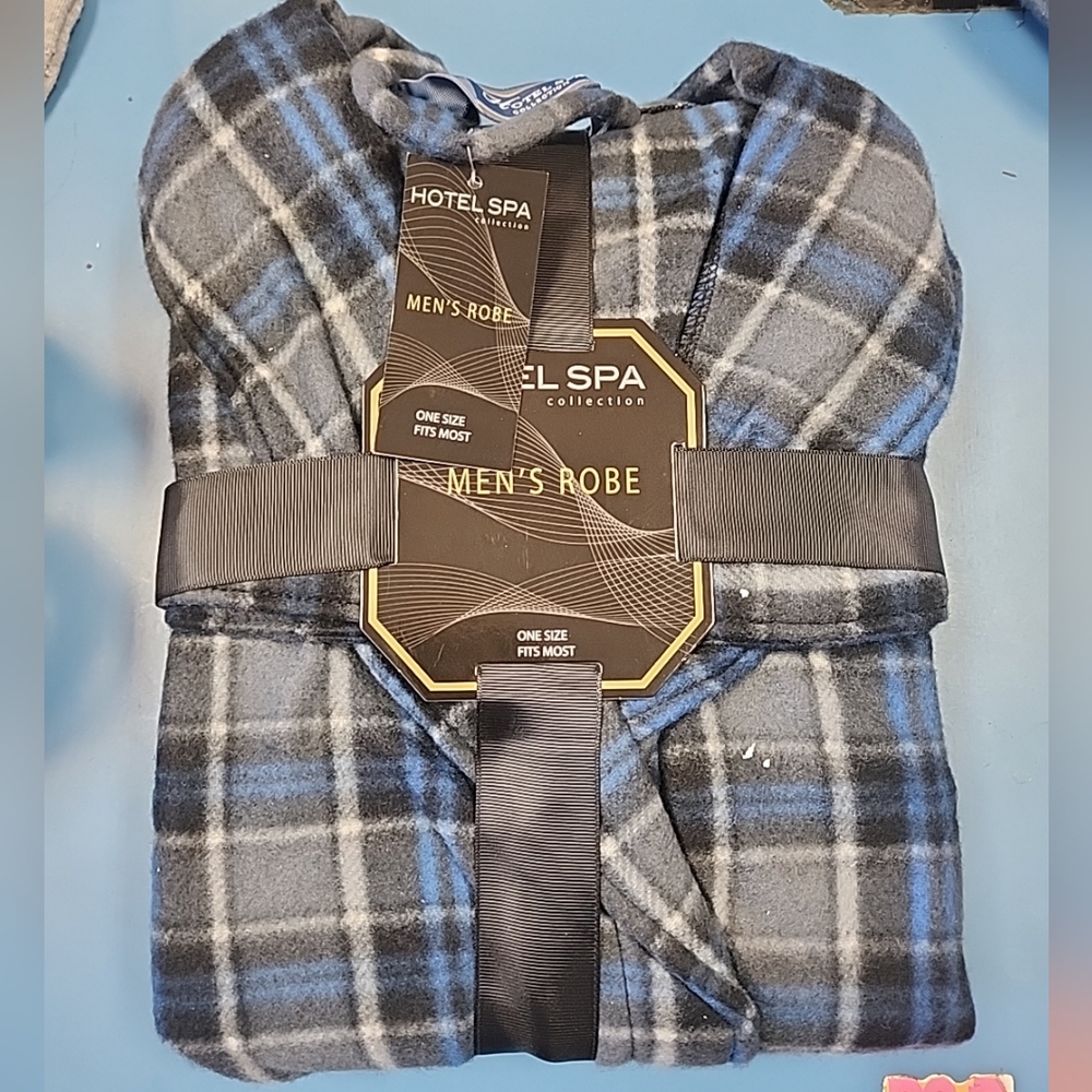 NWT Hotel Spa Collection Mens Robe